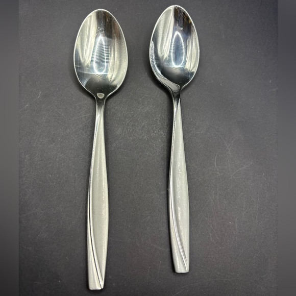 Oneida CAMLYNN Oval Soup Place Spoons Set of 2 - Picture 1 of 7